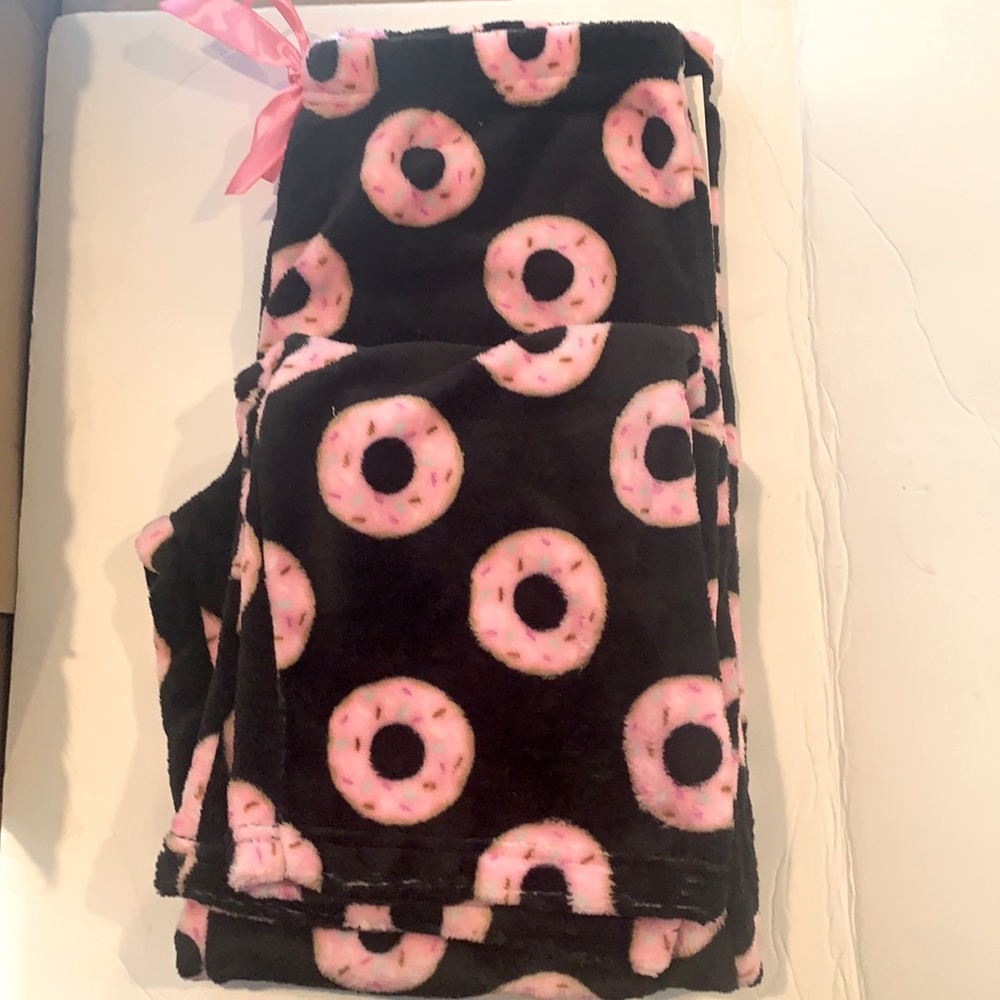 Women’s Fun Pink Donut Print Pajama Pants.